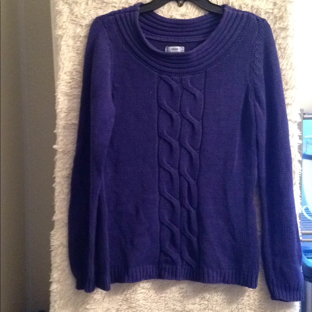 M blue sweater